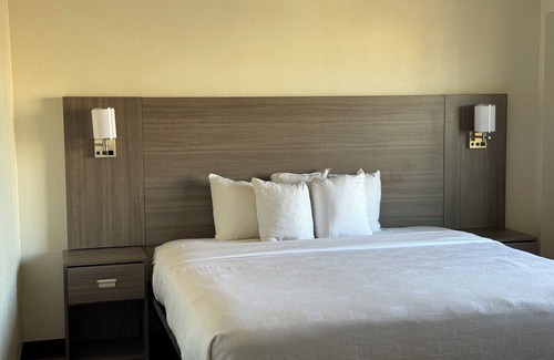 Jefferson Park Hotel | Inn at the Highland Denver Downtown