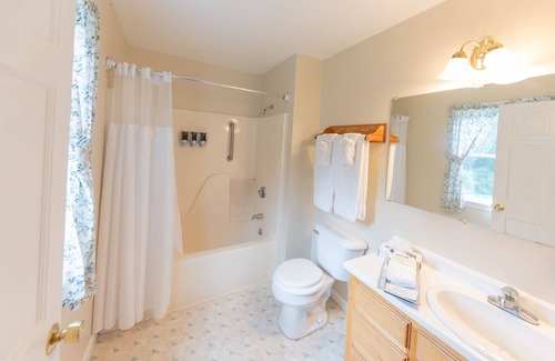 The Forks Hotel | Inn By The River