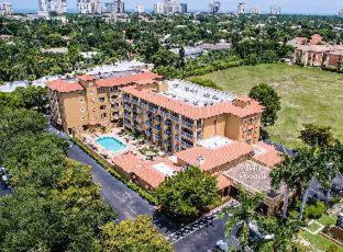 Park Shore Hotel | Inn of Naples, Tapestry Collection by Hilton