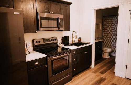 Le Mars Hotel | Inn On Central