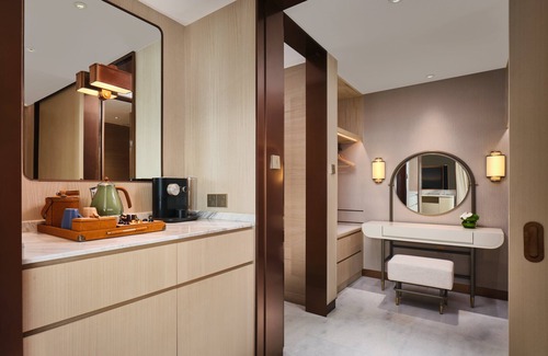 Yuzhong Hotel | InterContinental Chongqing Raffles City by IHG