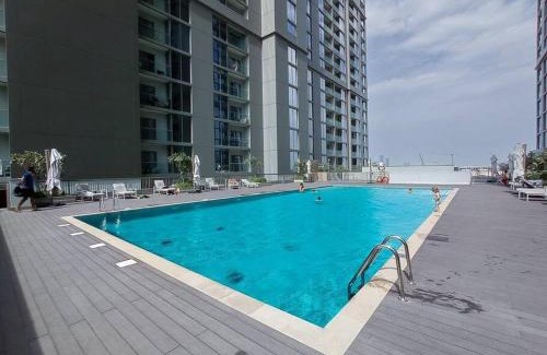 Dubai Apartment | Intimate Apartment with Scenic View of Dubai Creek