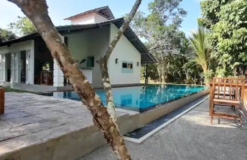 Cheena Kotuwa Cabin | Intimate Bungalow in Jungle Garden 10 min to Beach