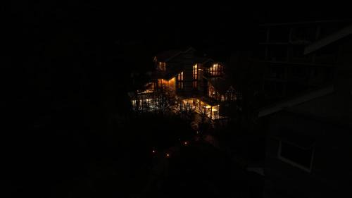 Bashisht Hotel | Into The Wild Manali
