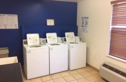 Bowling Green Hotel | InTown Suites Extended Stay Bowling Green KY