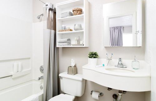 East Forest Hotel | InTown Suites Extended Stay Charlotte NC -East Independence