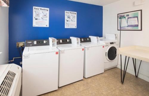 Town Center Hotel | InTown Suites Extended Stay Atlanta GA - KSU Kennesaw