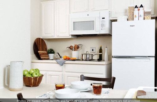 West Ashley Apartment | InTown Suites Extended Stay Charleston SC - West Ashley