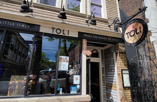 University Circle Apartment | Invidiosamente verde #3 *Family Run*