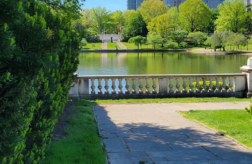 University Circle Apartment | Invidiosamente verde #3 *Family Run*