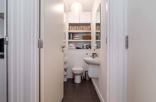 Deptford Apartment | Inviting 2BD Flat - 1 Min From Deptford Station!