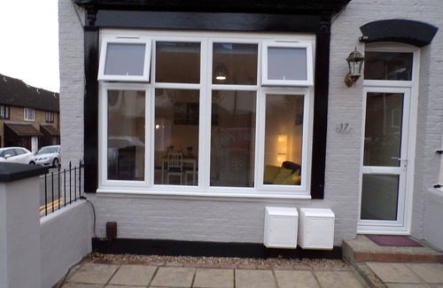 Southend-on-Sea Apartment | Inviting 3-bed Apartment in Southend-on-sea