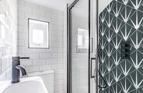 Penge and Cator House | Inviting 3-Bed House in Beckenham