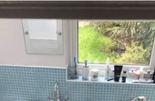 Penge and Cator House | Inviting 3-Bed House in Beckenham