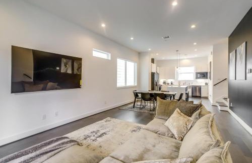 Houston House | Inviting H-Town Home Near Shops and Golf Courses!