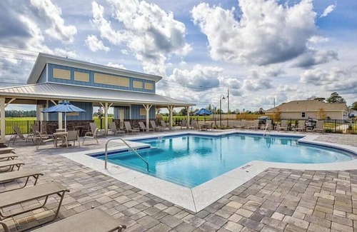 Northwest Pensacola Apartment | Inviting Home in a Prime Pensacola Location