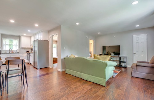 Gresham Park House | Inviting Home w/Backyard: 8 Mi to Dtwn Atlanta!