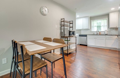 Gresham Park House | Inviting Home w/Backyard: 8 Mi to Dtwn Atlanta!