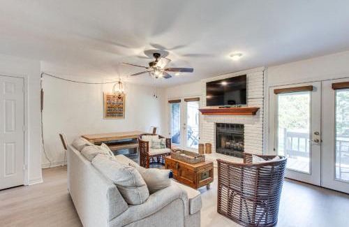 Diamondhead House | Inviting Home with Golf Course View in Diamondhead!