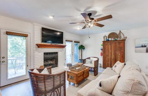 Diamondhead House | Inviting Home with Golf Course View in Diamondhead!