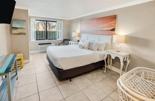 Litchfield by the Sea Apartment | Inviting Retreat Resort View King Rm 1st Floor