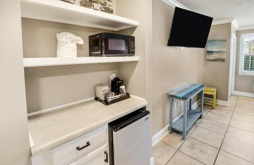 Litchfield by the Sea Apartment | Inviting Retreat Resort View King Rm 1st Floor