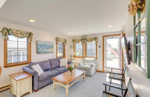 Rockport House | Inviting Rockport Rental with Deck Walk to Beach!