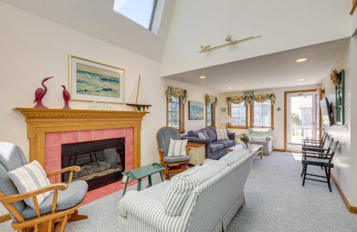 Rockport House | Inviting Rockport Rental with Deck Walk to Beach!