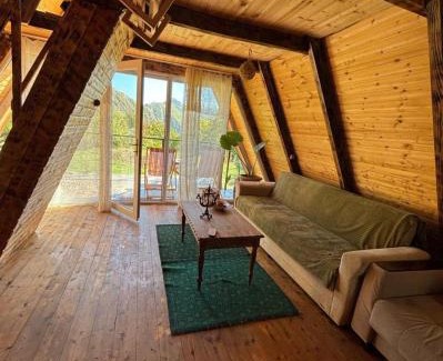 Ambrolauri House | Io-Ti Cottage