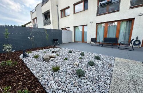 Pitkovice Apartment | IOS Garden