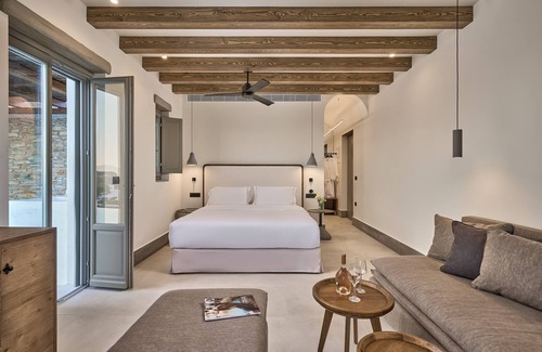 Ios Hotel | Ios Grand Pool Suites
