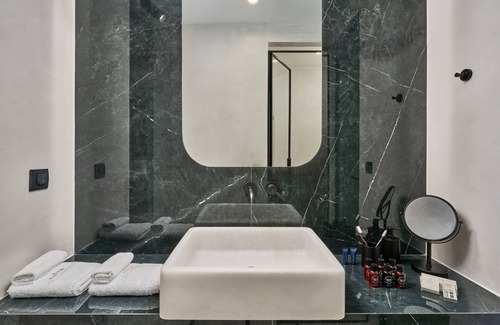 Ios Hotel | Ios Grand Pool Suites