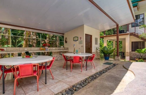 Cocles Apartment | Irene~A/C~Pool~Great Internet~Punta Cocles Beach