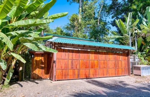 Cocles Apartment | Irene~A/C~Pool~Great Internet~Punta Cocles Beach