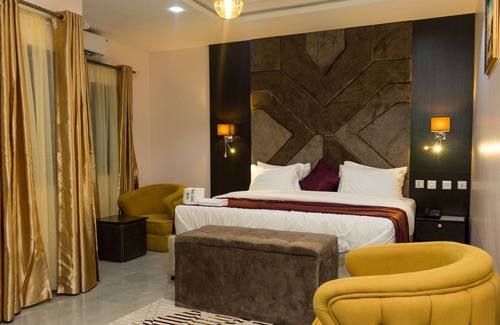 Ibadan Hotel | Iris Gold Suite