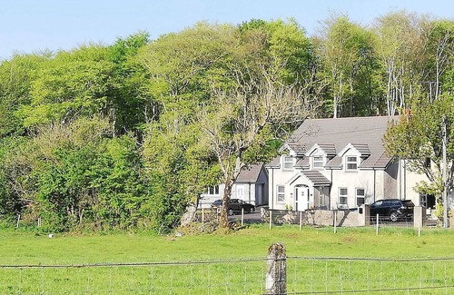 Coleraine House | IRISH OPEN 2025 Large house sleeps 14. Beside forest & beach. 30mins to Portrush