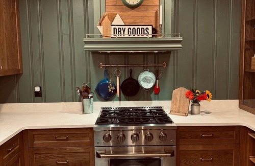 Algonquin House | Ironman & Eagleman - 4-bedroom house in charming Cambridge.