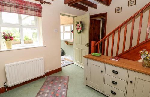 Allendale House | Isaacs Cottage