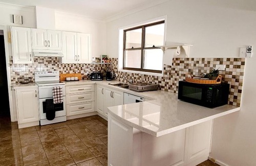 Canowindra House | Isabel's on Rodd - Your country escape.