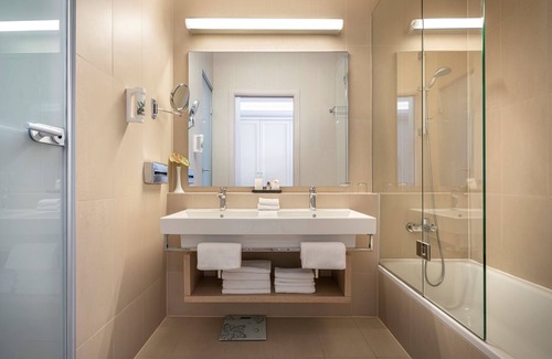 Sveti Nikola Island Resort | Isabella Island Resort Valamar Collection