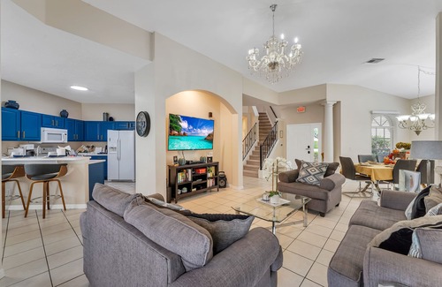 Calabay Parc House | Isabellas Luxury 6BR Home Pool/Jacuzzi/Spa/GameRoom/BBQ Grill/Mins from Disney