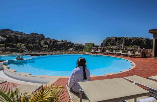 Ihorombe Hotel | Isalo rock lodge