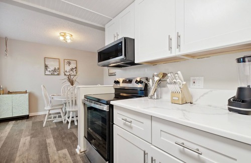 Fernandina Beach House | Island Adventures: Pool, Tennis, Close to Beach