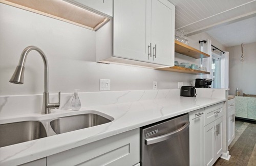 Fernandina Beach House | Island Adventures: Pool, Tennis, Close to Beach