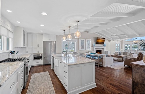 Terrell House | Island Breeze by SoCharm | Breathtaking/Expansive Lake Views