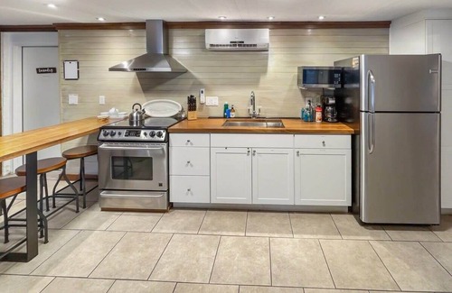 Charleston Apartment | Island Hideout Summar