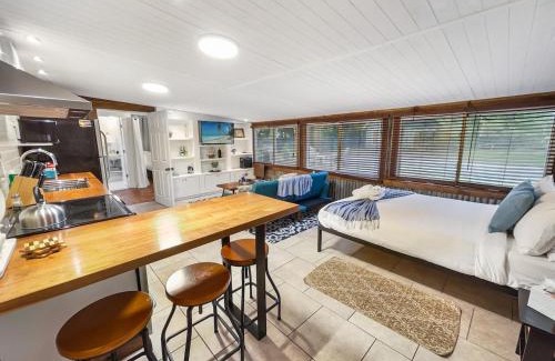 Charleston House | Island Hideout