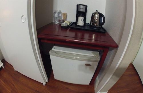 Silverado Ranch House | Island Rio ~ Lux. Priv. Bed/Bath ~ 10 Min Strip/LAS ~ Hi Tech ~ 50" WidesScreen