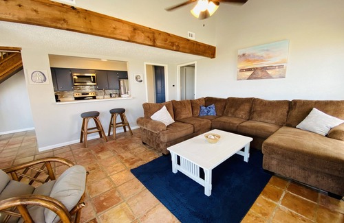 Matagorda Condo | Island Time - Beachfront Condo w/Pool Access