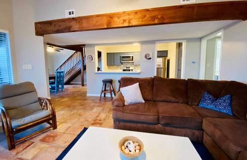 Matagorda Condo | Island Time - Beachfront Condo w/Pool Access